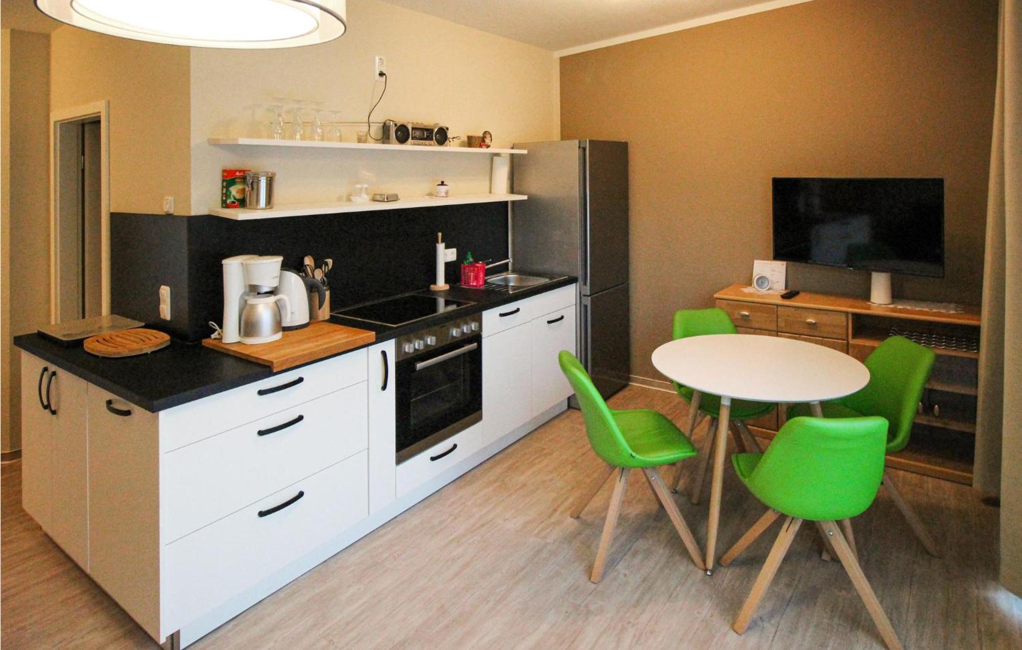 Stunning Apartment In Graal-Mueritz With Kitchen Exterior photo